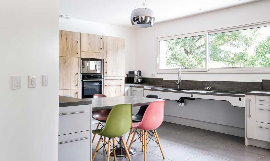 Design of a kitchen accessible to people with disabilities and people with reduced mobility (PRM) by an interior designer in Toulon