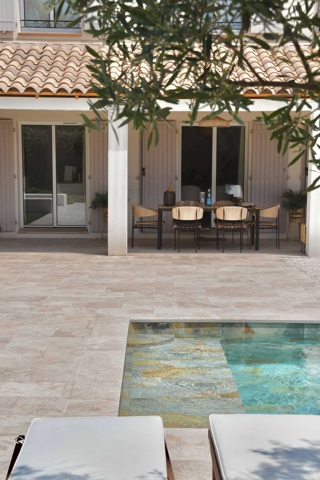 Aménagement paysagé d'abords de piscine dans le Golfe de Saint-Tropez