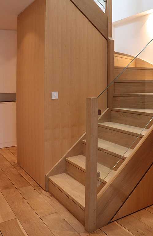 Escalier sur mesure réalisé par un architecte d'intérieur à Toulon