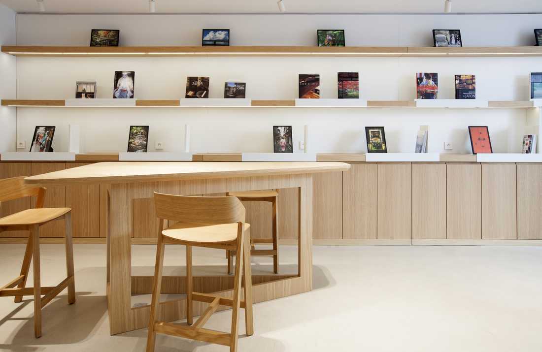 Interior design of a travel agency in Var