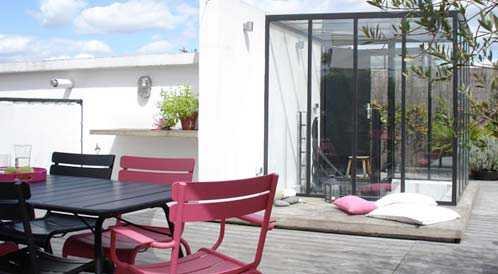 Avant Aprés de l'aménagement d'une terrasse sur un toit par un jardiner paysagistre à Toulon