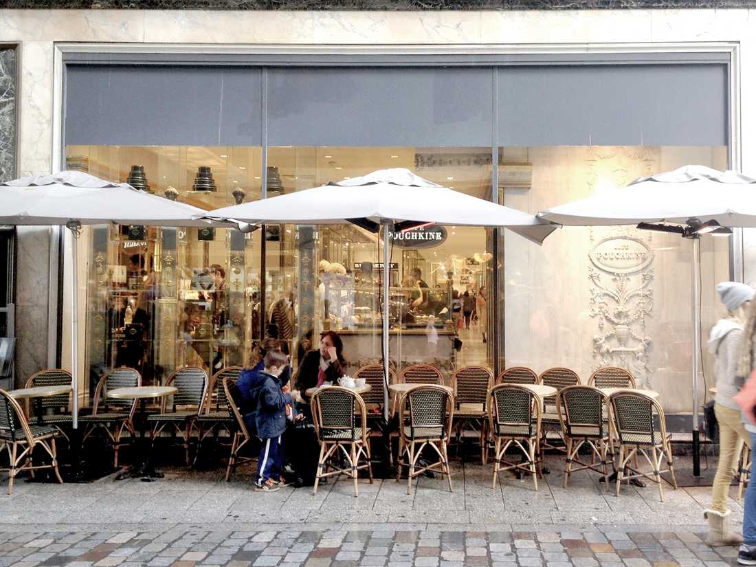 Aménagement d'un café par un architecte spécialiste de l'architecture commerciale à Toulon