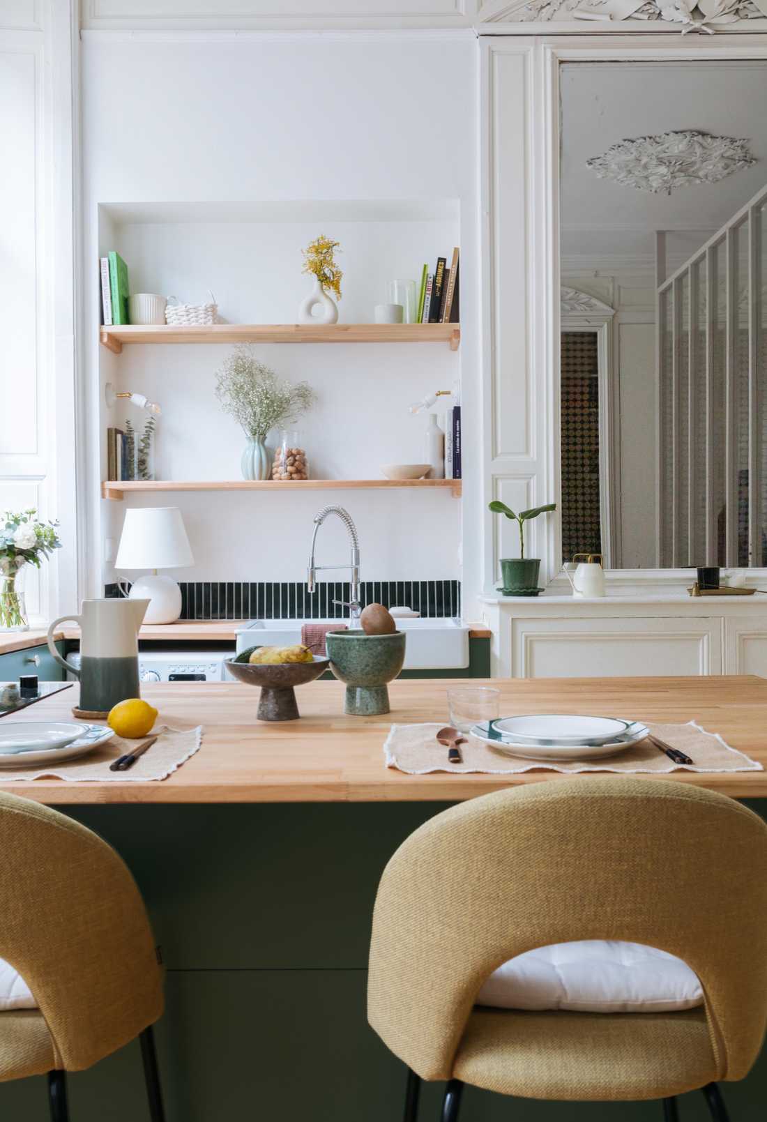 Optimization of the surface area of ​​a small apartment by an interior decorator