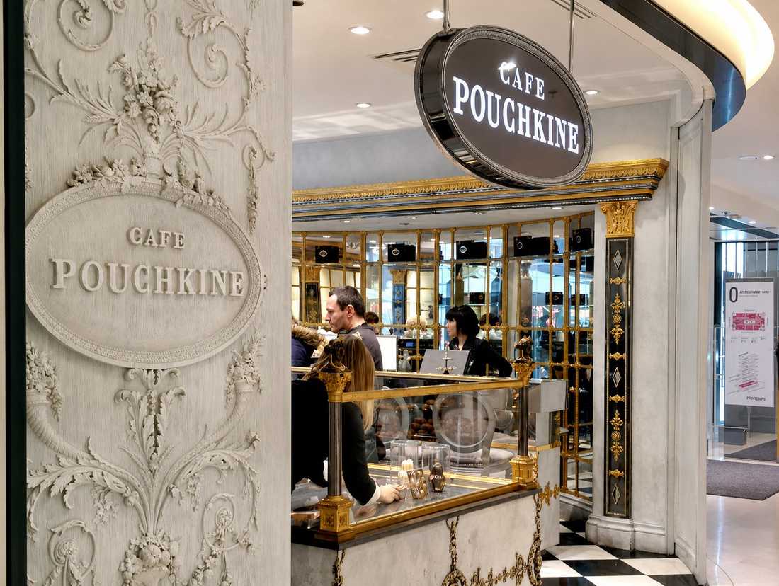 Aménagement d'un café par un architecte spécialiste de l'architecture commerciale in Toulon