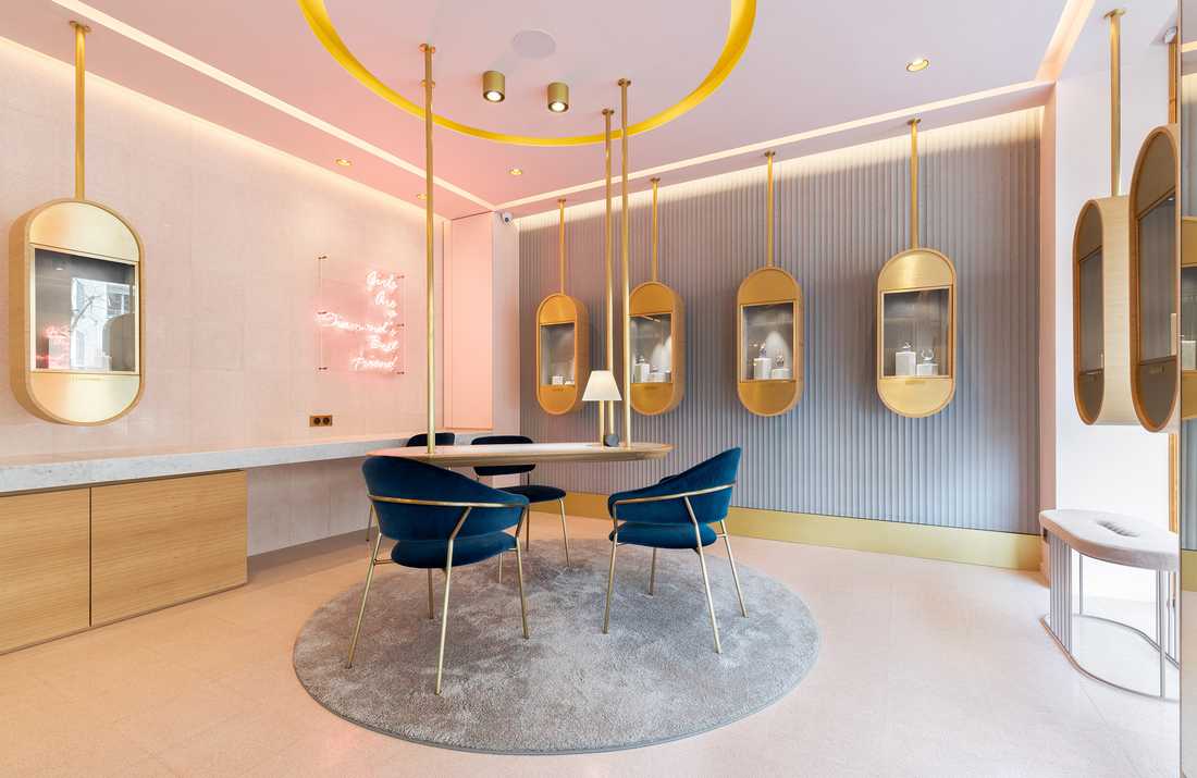 Interior design of a high-end jewelry store in Toulon