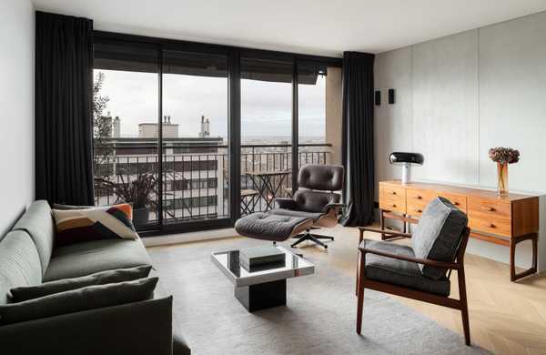 Un architecte d'intérieur modernise un appartement des années 60 à Toulon.