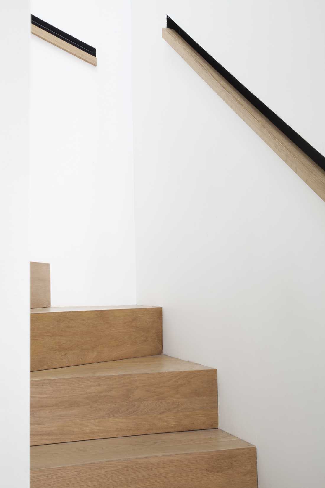 Détail de l'escalier réalisé sur mesure par un architecte à Toulon