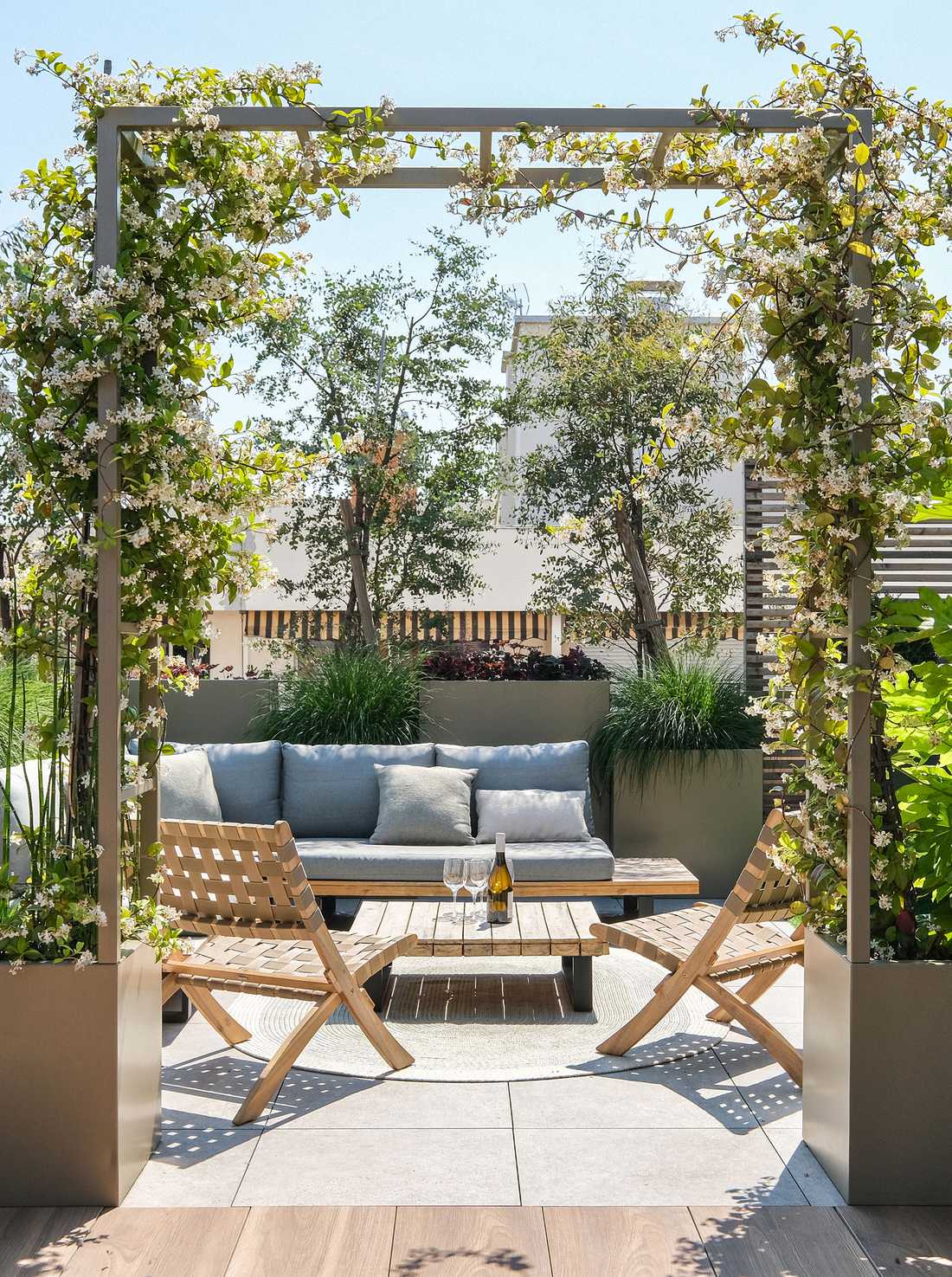 Landscape design of the terrace of a new apartment in Toulon