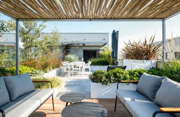 Aménagement de la terrasse d'un appartement de 60m² à Toulon