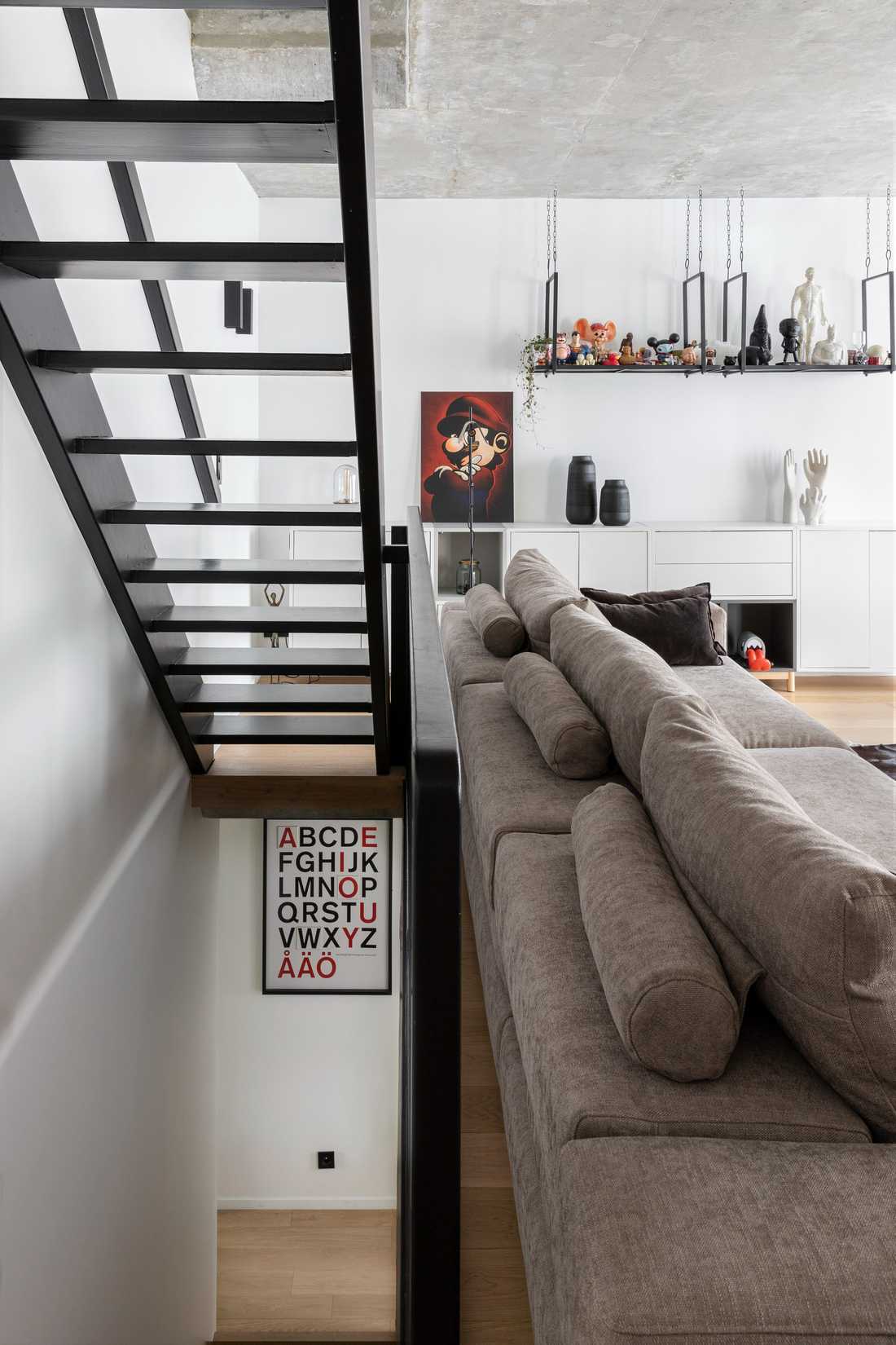 Escalier intérieur d'un triplex conçu par un architecte à Toulon