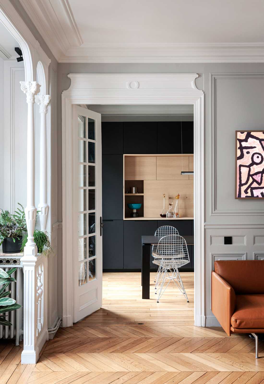 Interior designer transforms dilapidated apartment in Toulon