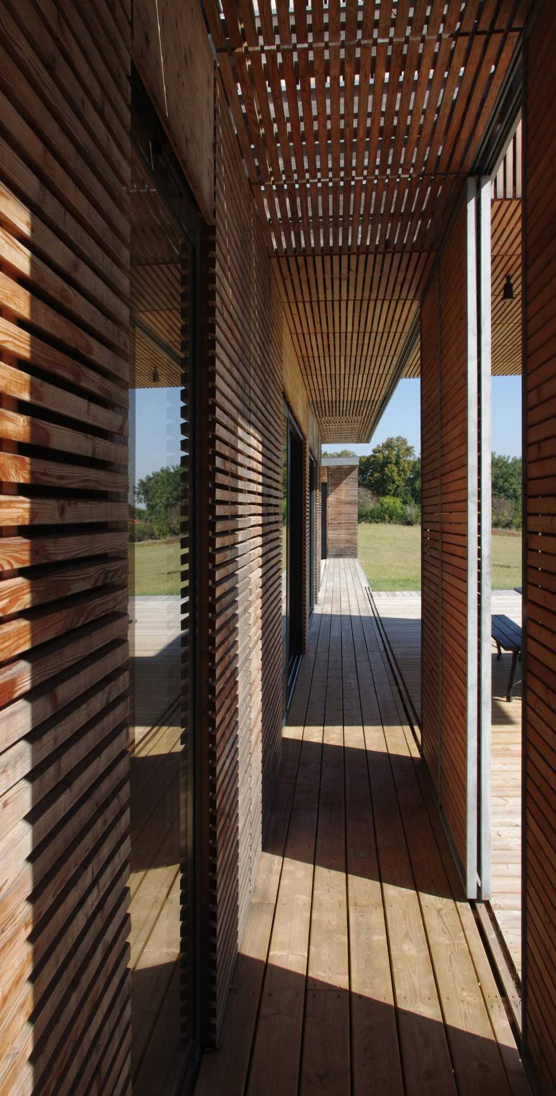 Wood frame extension built by an architect in Provence-Alpes-Côte d'Azur