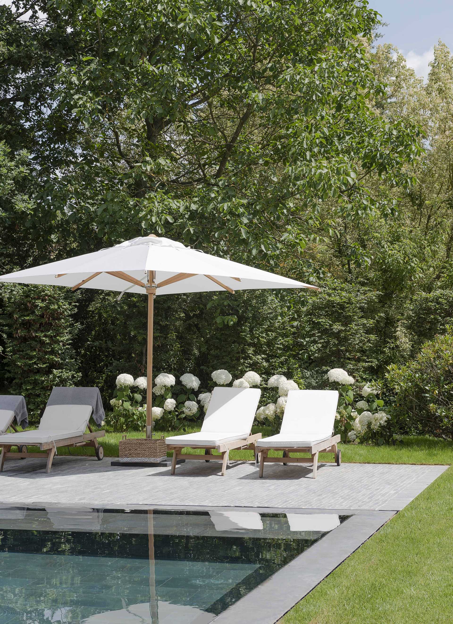 Création de la terrasse d'un appartement à Toulon par un jardinier paysagiste