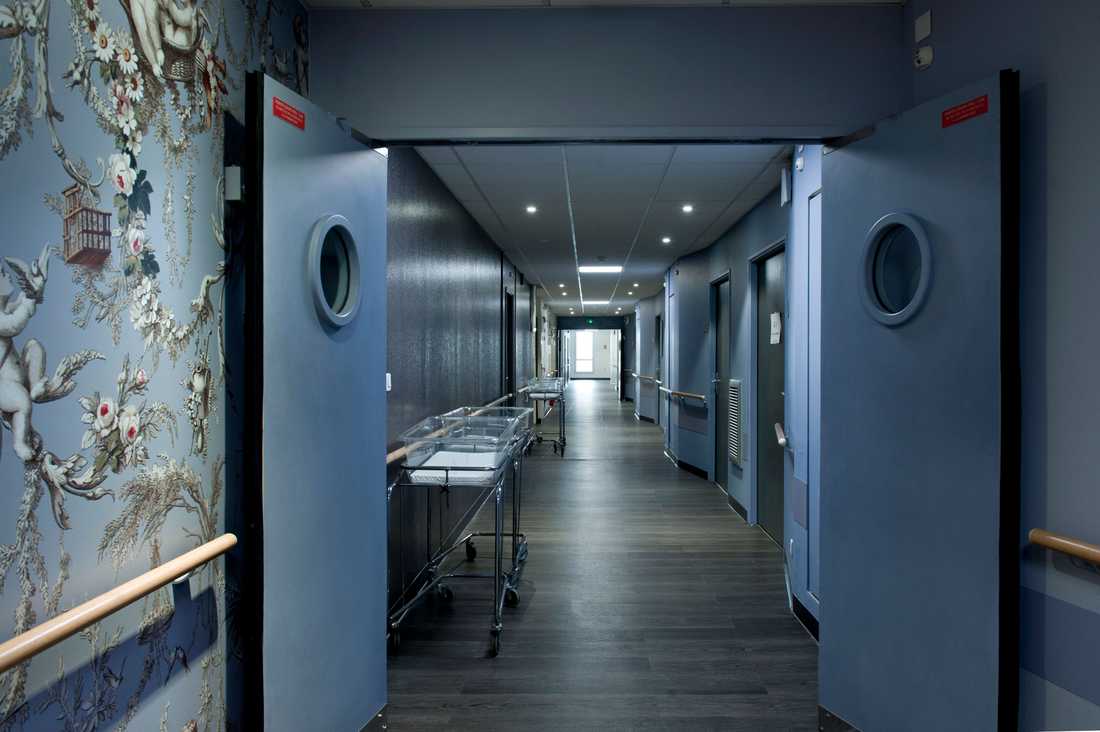 Rénovation des couloirs d'une clinique-maternité à Toulon