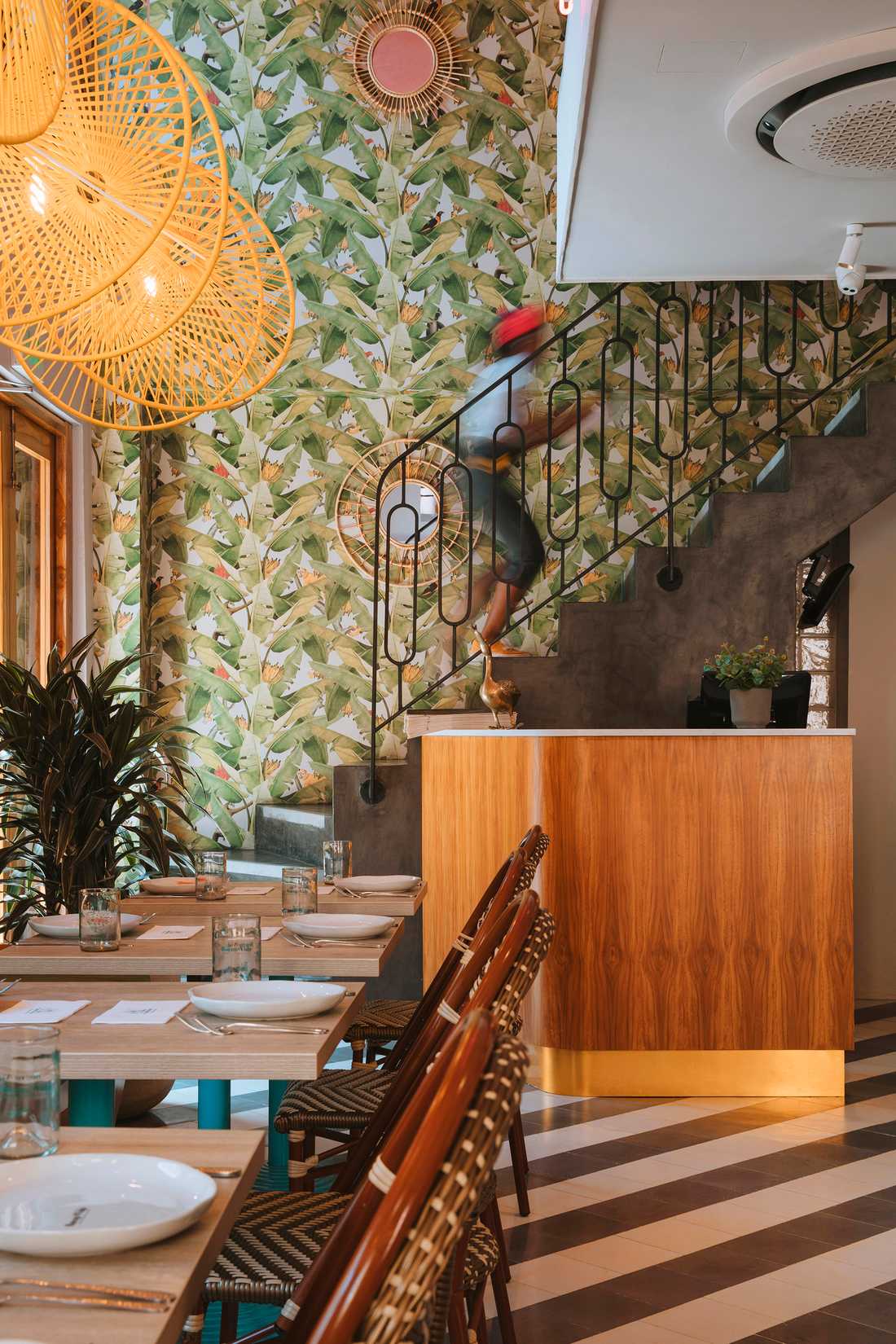 Architecture d'inteéieur d'un restaurant-bar dans le Var